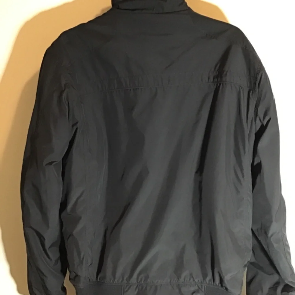 🤔HUGO BOSS, zipper is on the left side, men’s XL, new cond. see photos, unisex - Picture 5 of 10